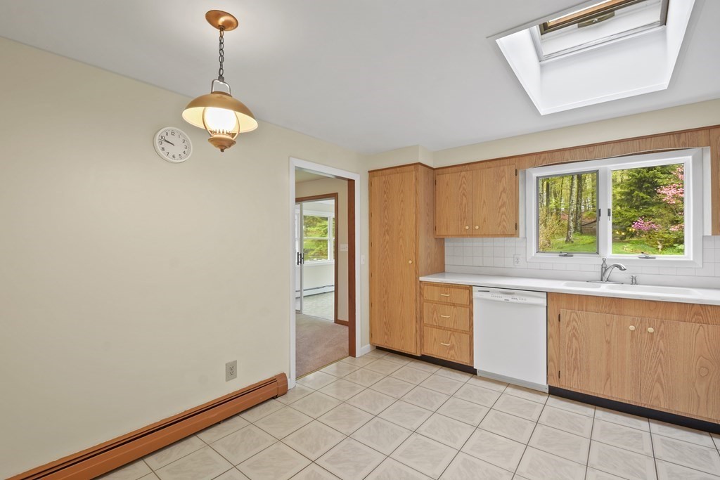 18 Countryside Road Grafton, MA 01536 - Photo 11 of 40 Gallery Image 11