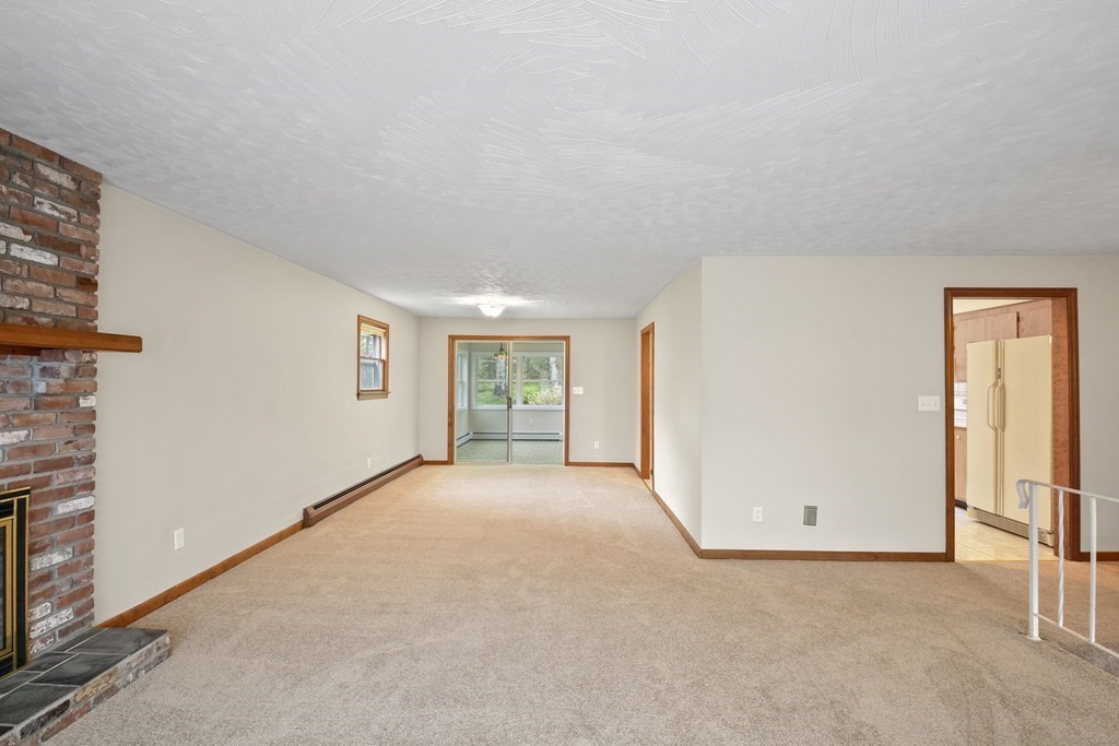 18 Countryside Road Grafton, MA 01536 - Photo 6 of 40 Gallery Image 6
