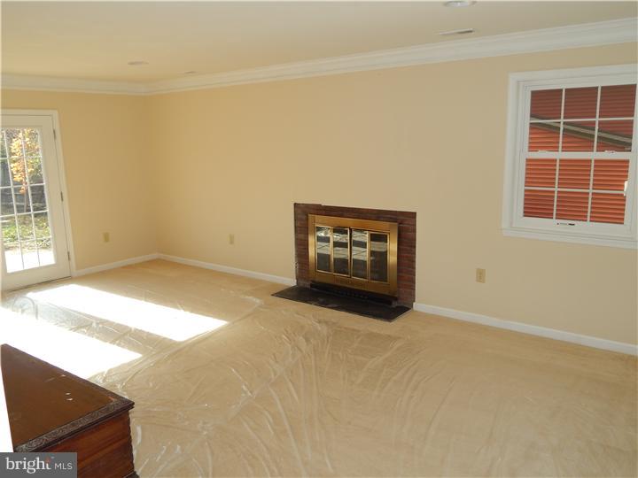 10 Tweed Road Levittown, PA 19056 - Photo 5 of 13 Living Room