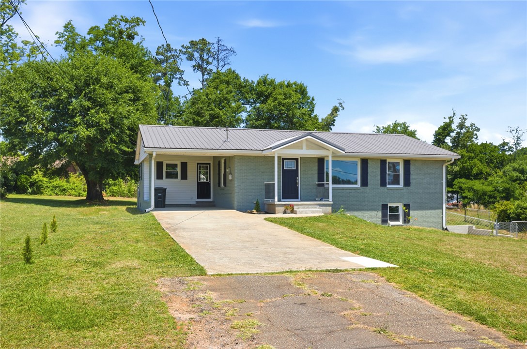 308 West South 5th Street Seneca, SC 29678 - Photo 1 of 42