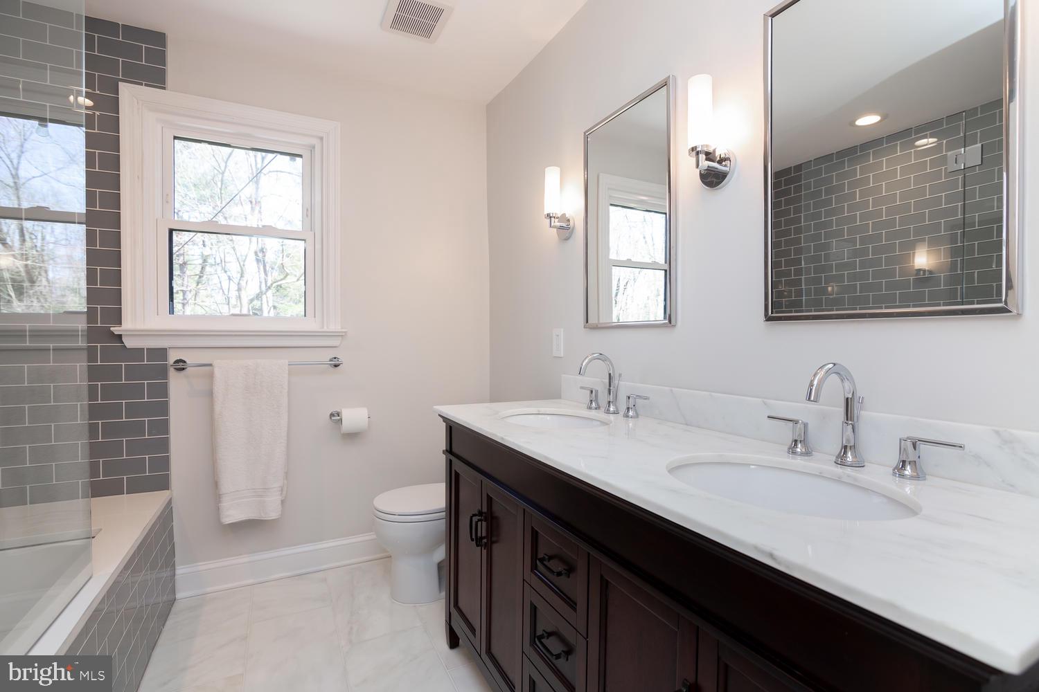 18 Rabbit Run Road Rose Valley, PA 19086 - Photo 26 of 45 Hall Bathroom - Main Level
