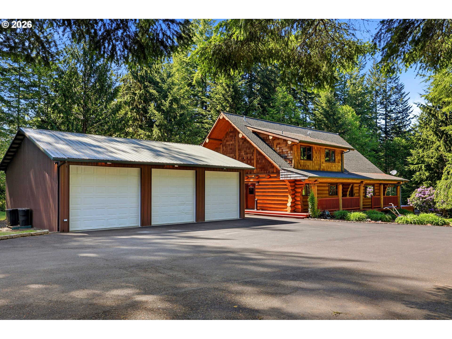 390 Spruce Creek Road Longview, WA 98632 - Photo 4 of 45 a backyard of a house with lots of green space
