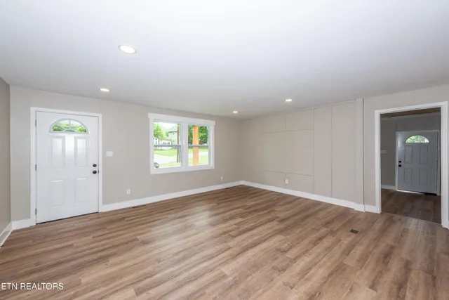 $309,000 | 309 Kinzalow Drive, Sweetwater, TN 37874