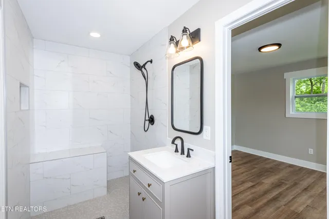 $309,000 | 309 Kinzalow Drive, Sweetwater, TN 37874