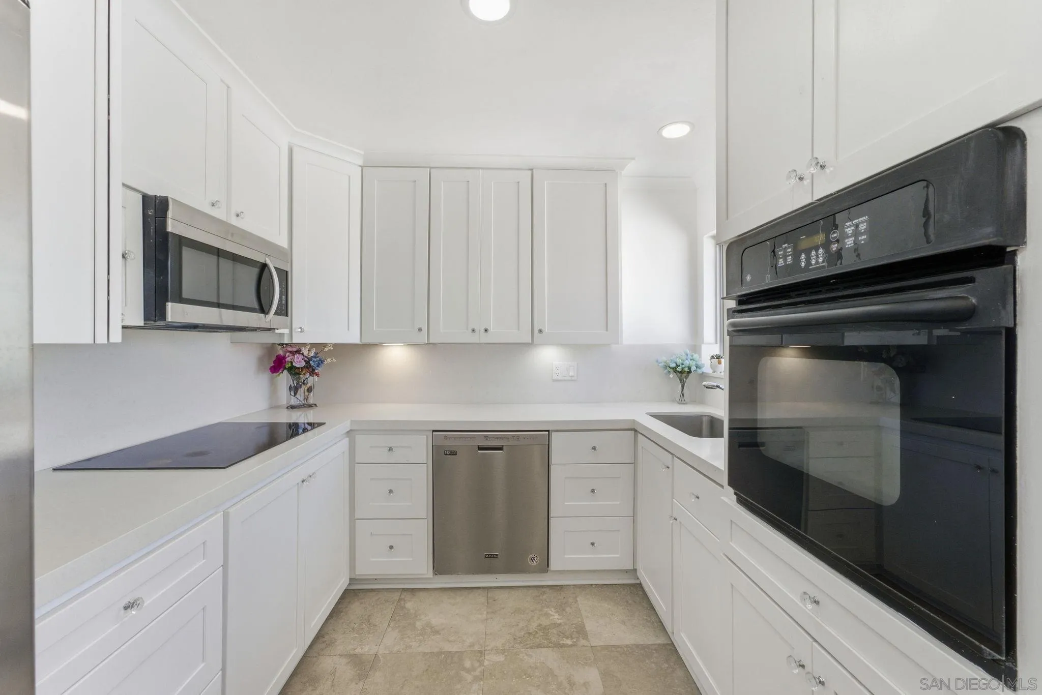 2352 Torrey Pines Road, Unit 9 La Jolla, CA 92037 - Photo 7 of 26 Gallery Image 7