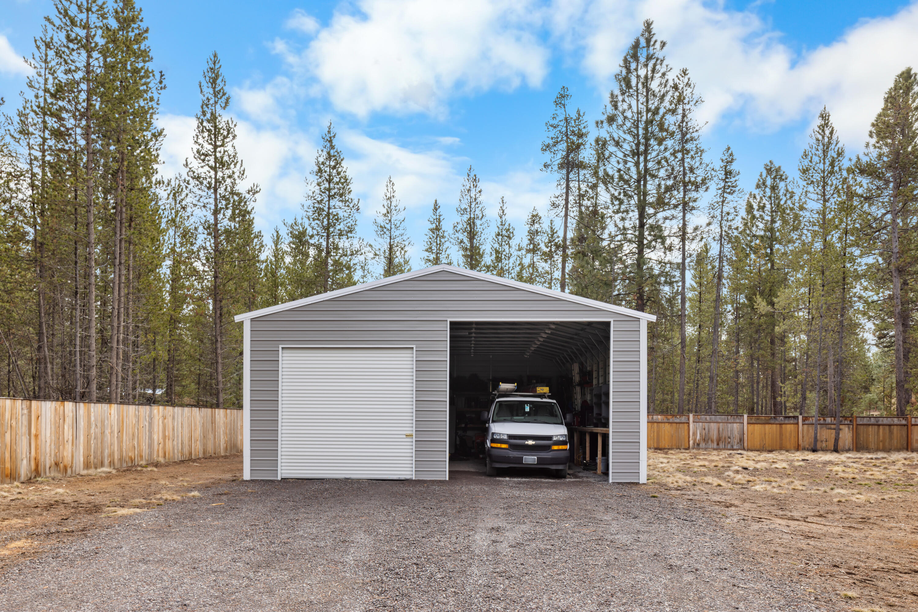 17271 Downey Road Bend, OR 97707 - Photo 26 of 34 Shop