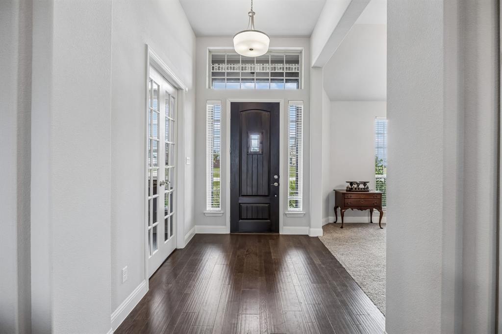 1581 Lynx Loop Forney, TX 75126 - Photo 5 of 38 Looking towards the front entry