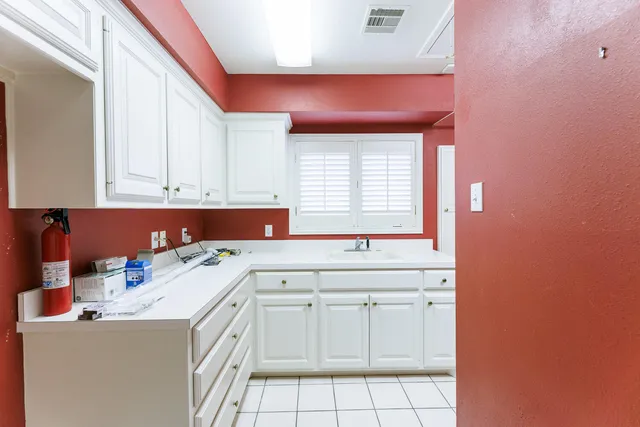 $550,000 | 8502 Oxford Avenue, Lubbock, TX 79423