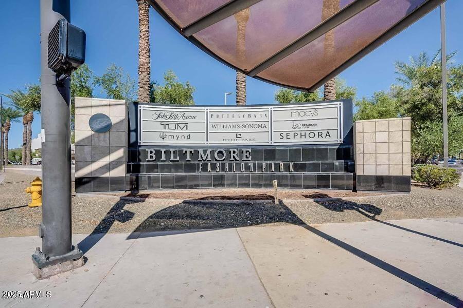 4808 North 24th Street, Unit 1005 Phoenix, AZ 85016 - Photo 32 of 34 a view of a house with a garage