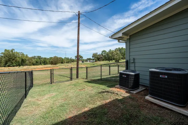 $649,900 | 140 Fm 16 Street West, Tyler, TX 75706
