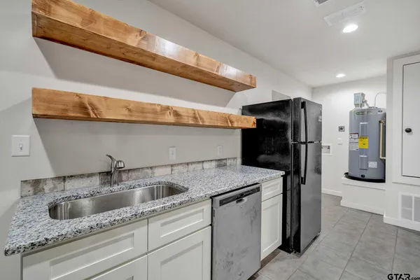 $649,900 | 140 Fm 16 Street West, Tyler, TX 75706