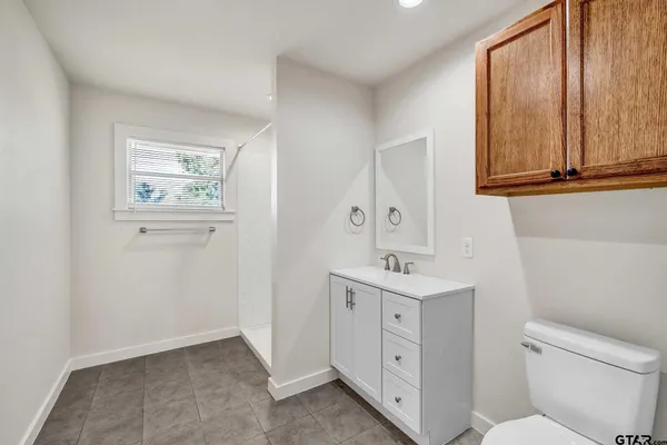 $649,900 | 140 Fm 16 Street West, Tyler, TX 75706