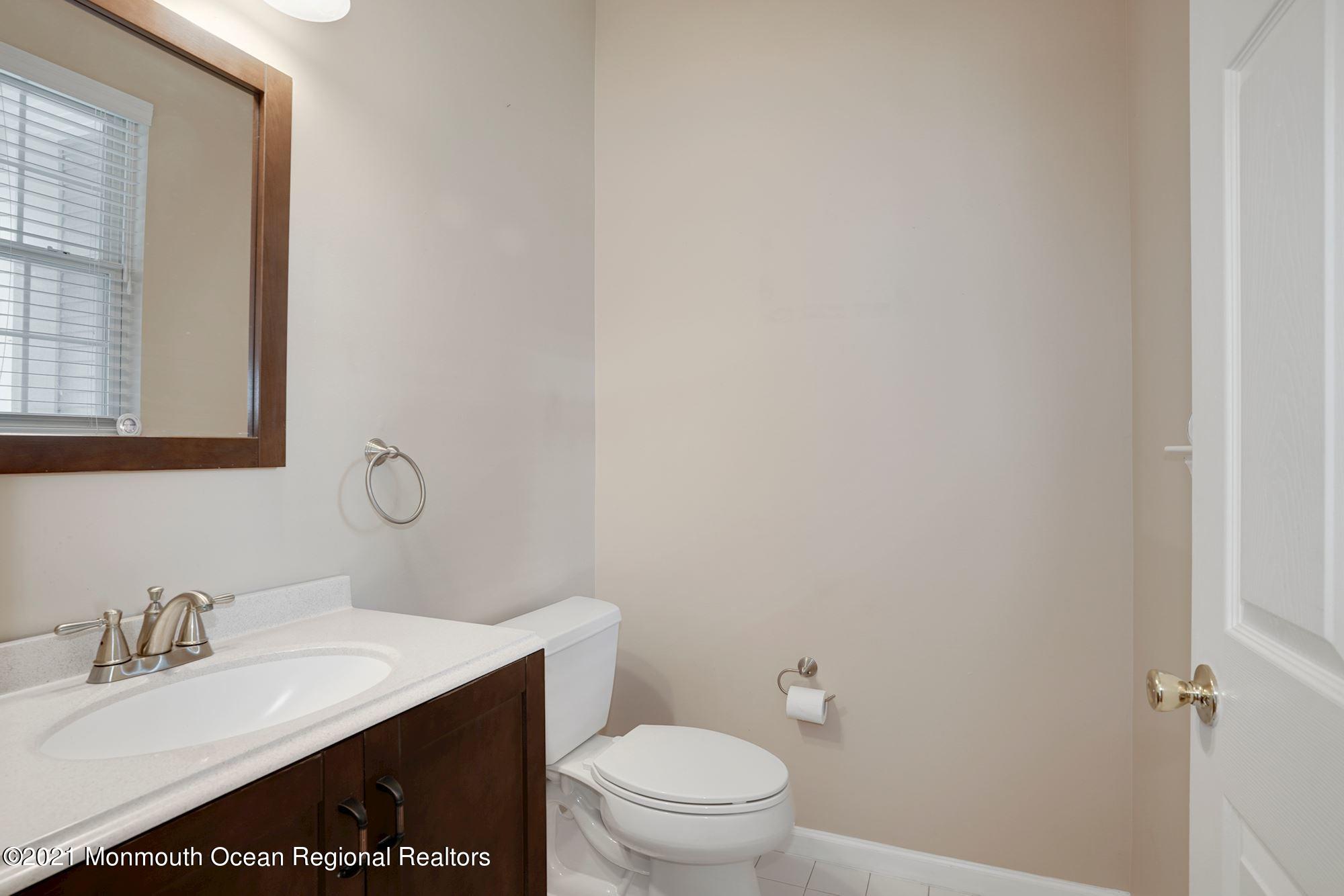 34 Wrangle Brook Road Toms River, NJ 08755 - Photo 17 of 35 021_34_Wrangle_Brook_Rd_344084_646778