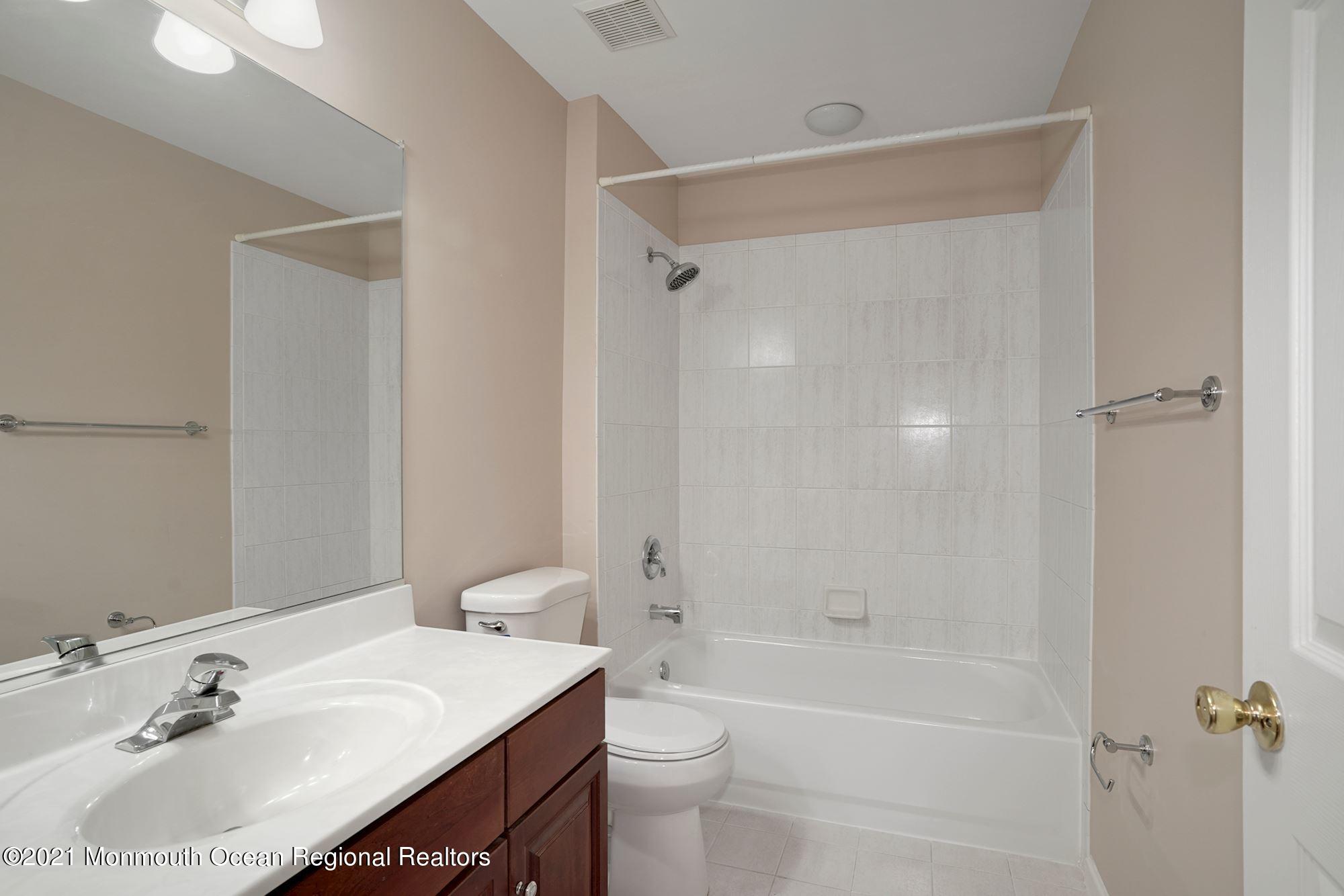 34 Wrangle Brook Road Toms River, NJ 08755 - Photo 22 of 35 028_34_Wrangle_Brook_Rd_344084_646778