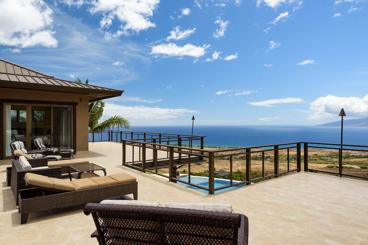 554 Punakea Loop Lahaina, HI 96761 - Photo 18 of 30 a view of a terrace with couches and table