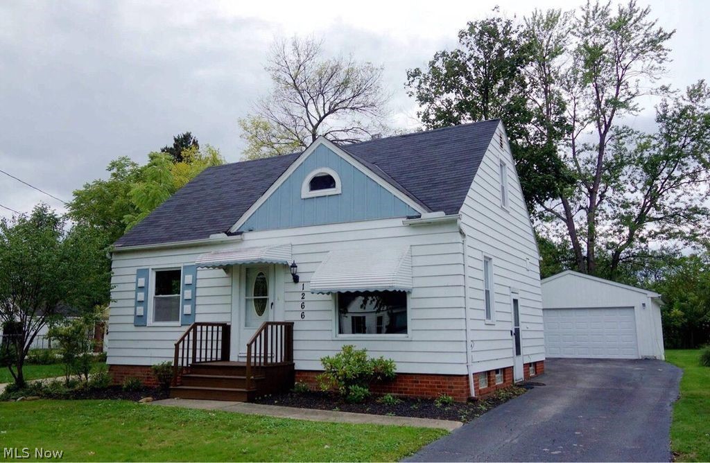1266 Sunset Road Cleveland, OH 44124 - Photo 1 of 34