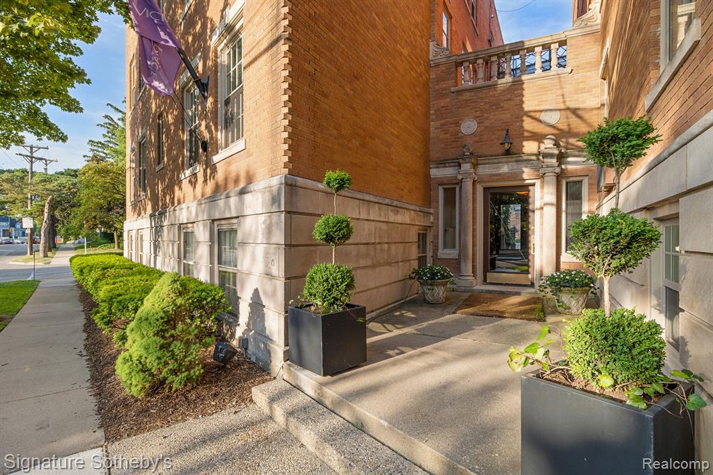 327 Southfield Road, Unit #3AN Birmingham, MI 48009 - Photo 32 of 41