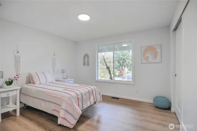 $1,095,000 | 1229 Southwest 158th Street, Burien, WA 98166