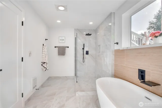 $1,095,000 | 1229 Southwest 158th Street, Burien, WA 98166