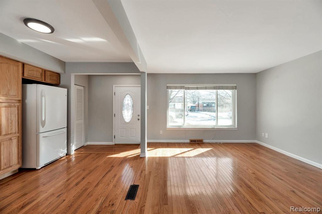 3809 Mark Orr Road Royal Oak, MI 48073 - Photo 7 of 30