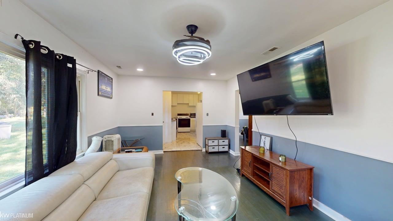 27540 25 Mile Road New Baltimore, MI 48051 - Photo 6 of 38 50186344-f6f5a4dc-e4eb-43f3-819f-5c19ca46a933.JPG
