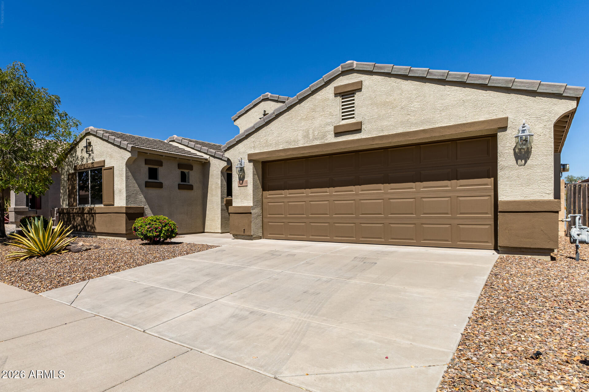 17616 West Bloomfield Road Surprise, AZ 85388 - Photo 5 of 37 6 - Bloomfield
