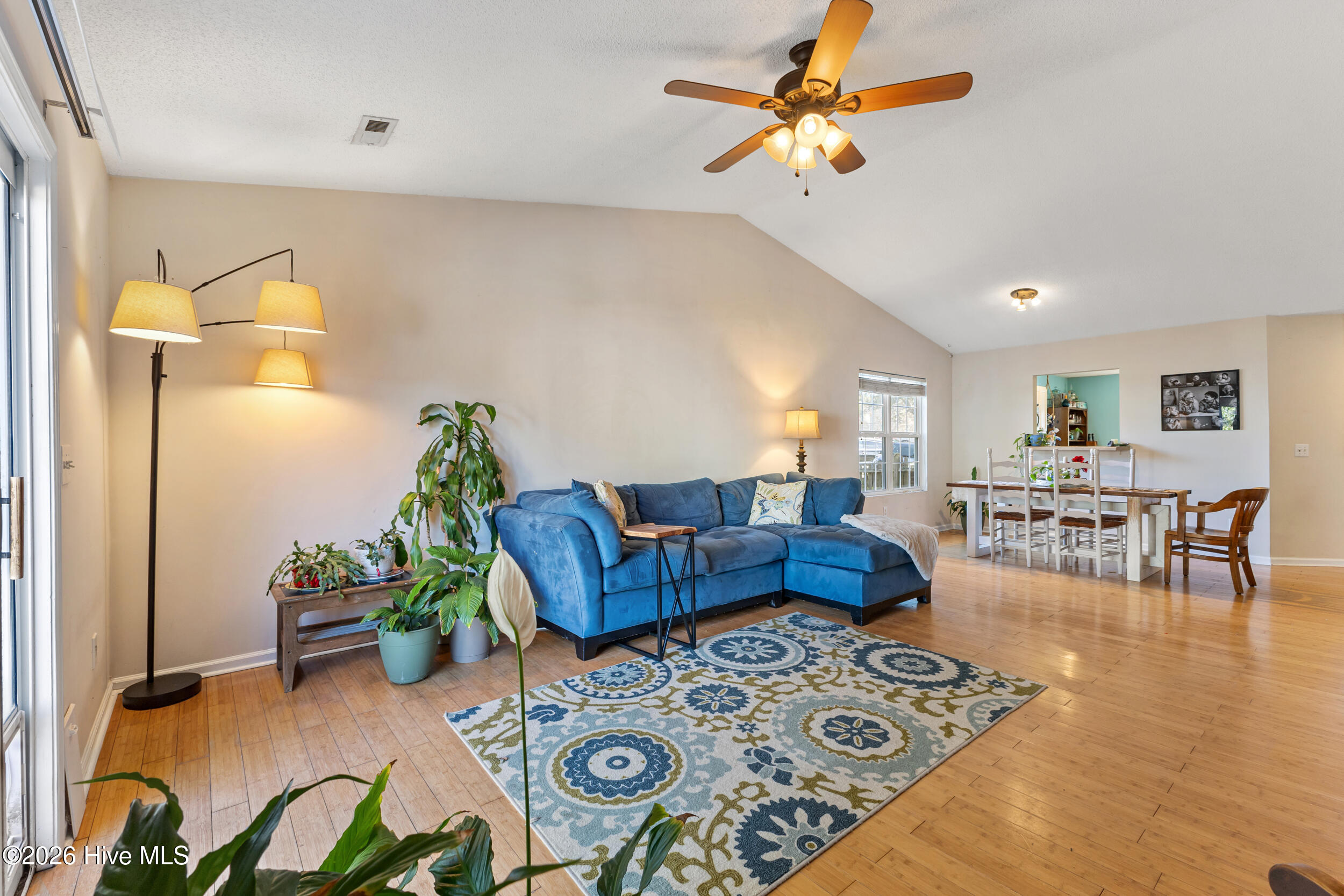 6604 Stoddard Road Wilmington, NC 28412 - Photo 4 of 23 Living Room
