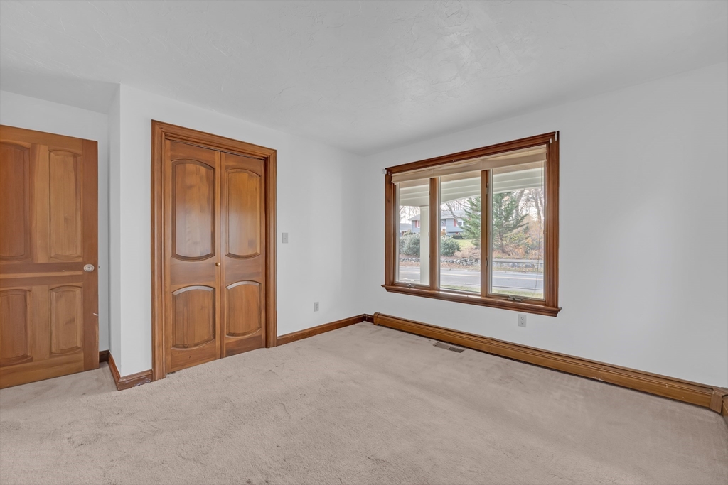 146 Framingham Road Marlborough, MA 01752 - Photo 12 of 24