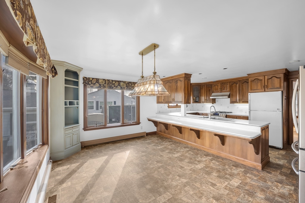 146 Framingham Road Marlborough, MA 01752 - Photo 4 of 24