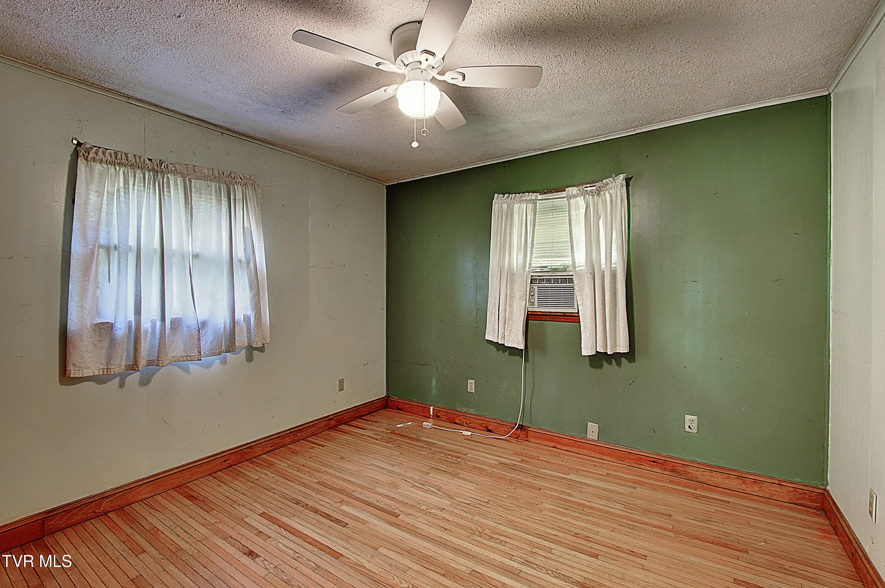 3018 Siam Road Elizabethton, TN 37643 - Photo 20 of 25 DSC_0316And8more