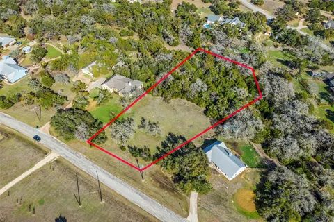 a view of a yard