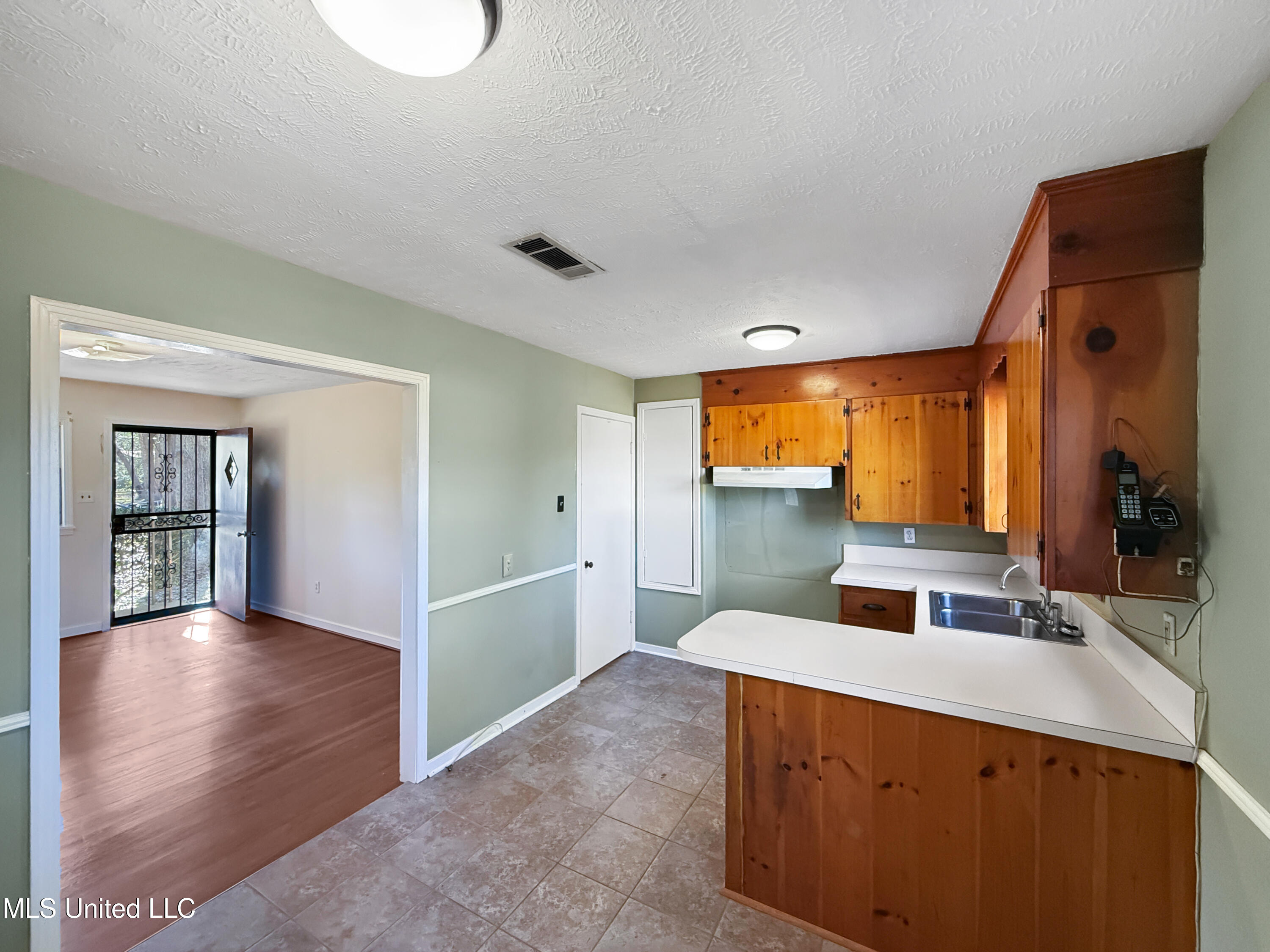 4220 Nancy Street Pearl, MS 39208 - Photo 5 of 15 0e82b46ec368c8c83904a72e4d88544bd0e9be89