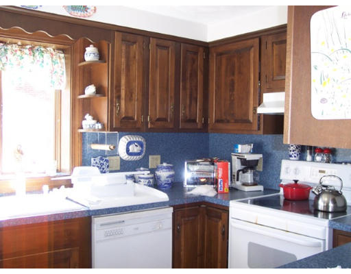 6 Sunset Road Stoneham, MA 02180 - Photo 4 of 9 Gallery Image 4
