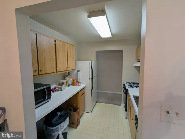 $175,000 | 15 Canterbury Square, Unit 202, Alexandria, VA 22304