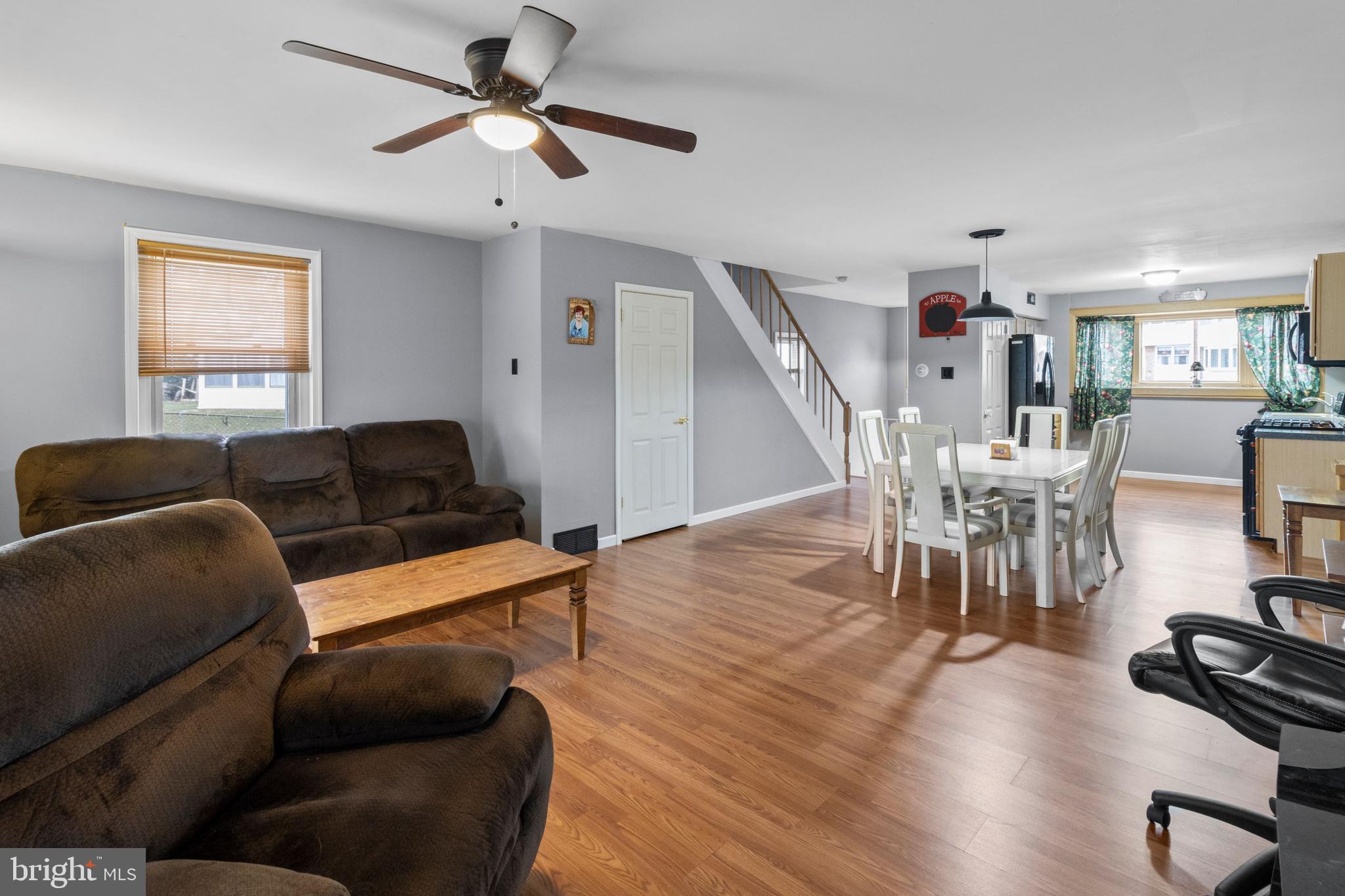 4218 Lawnside Road Philadelphia, PA 19154 - Photo 2 of 14 Gallery Image 2