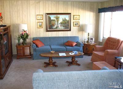 484 Biltmore Street, Unit X Santa Rosa, CA 95403 - Photo 2 of 12 Spacious, bright living room