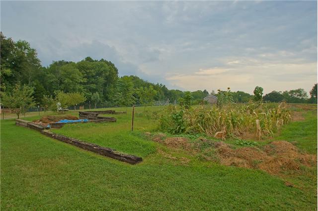 254 Rob Road Clarksville, TN 37040 - Photo 19 of 20 Gallery Image 19