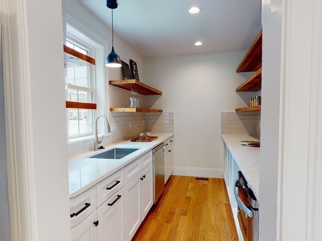 148 Main Street Waltham, MA 02453 - Photo 6 of 42