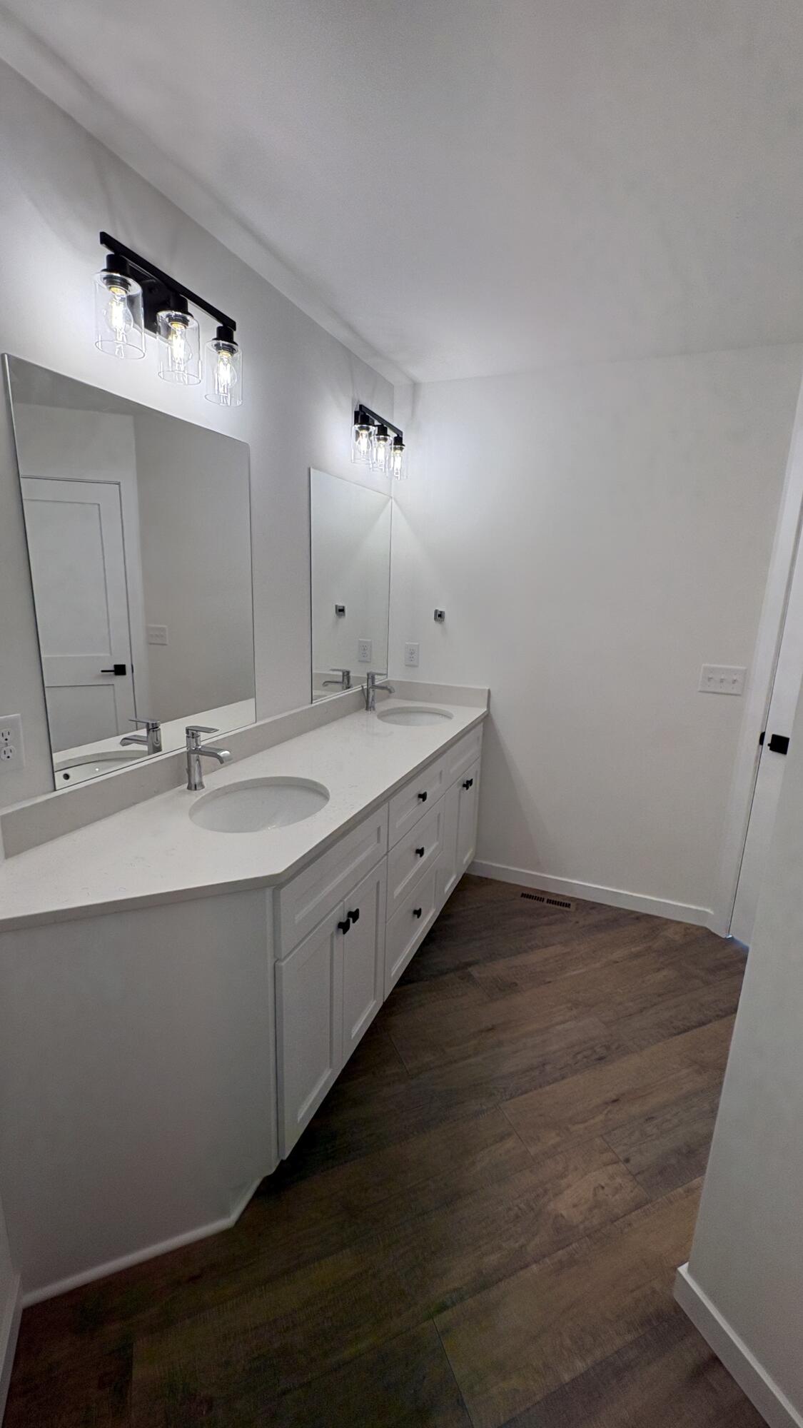 269 Cardinal Drive Sullivan, WI 53178 - Photo 18 of 41 Master Bathroom 3