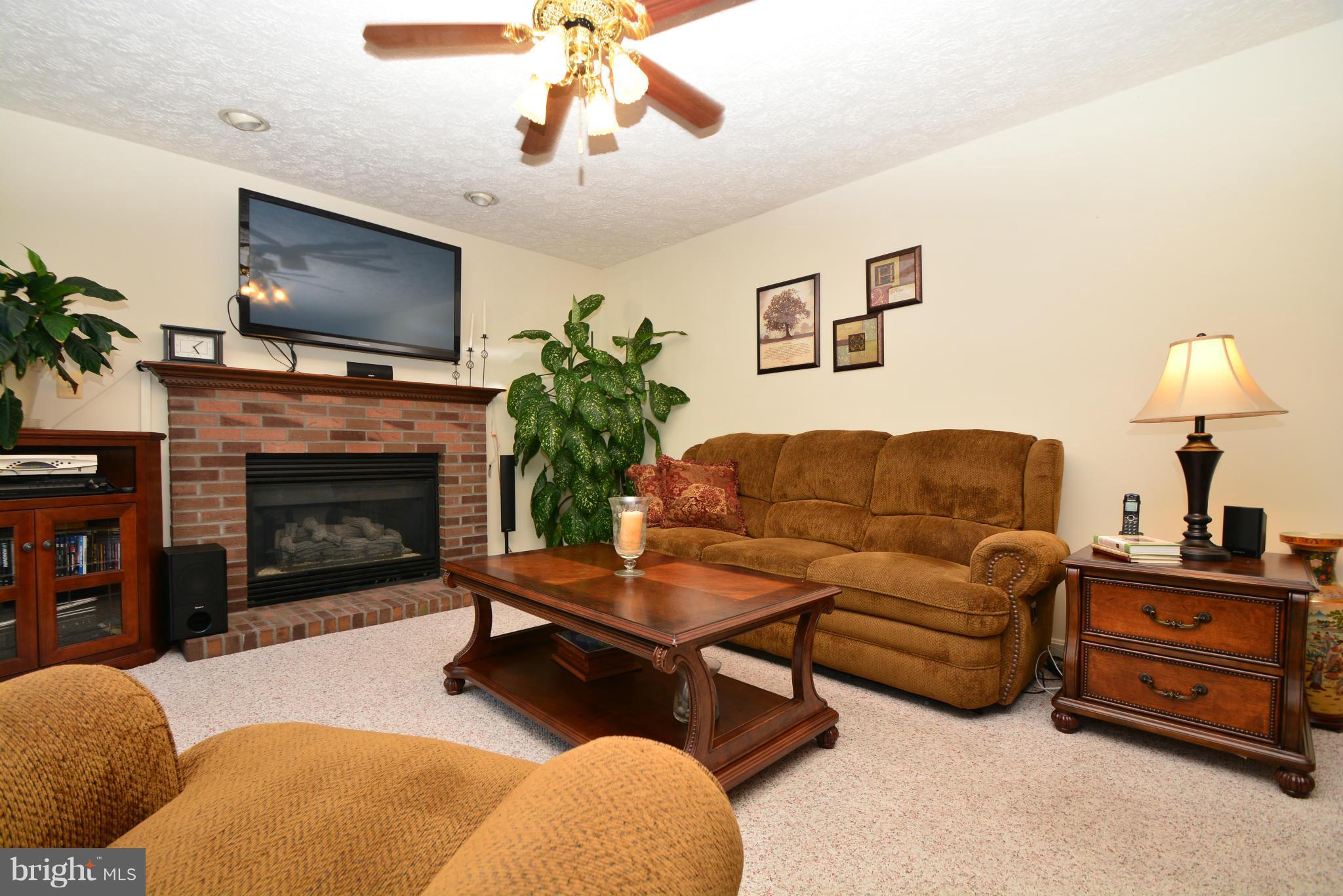 2213 Berg Way Edgewood, MD 21040 - Photo 6 of 29 Family Room
