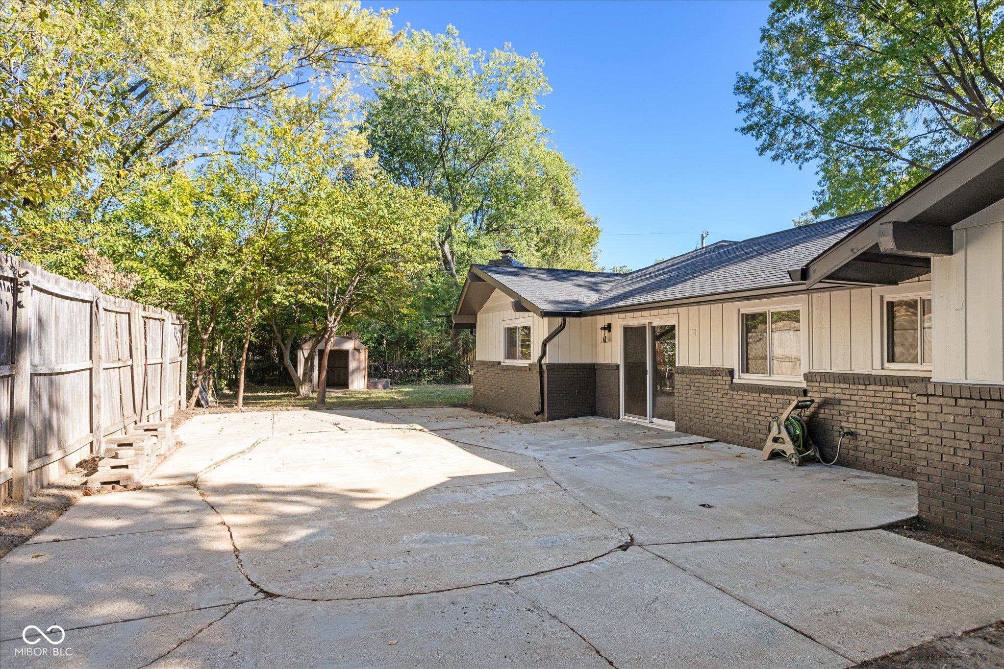 975 Burbank Road Indianapolis, IN 46219 - Photo 19 of 20