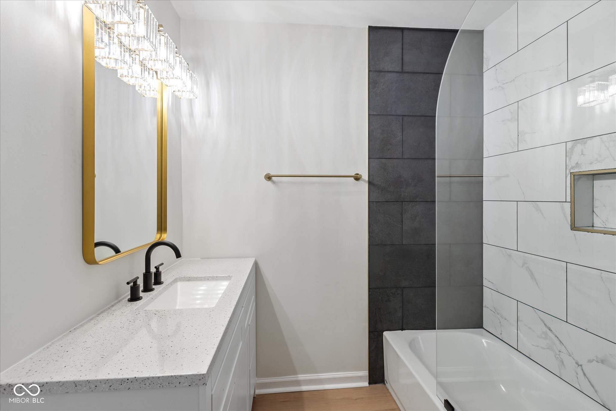 975 Burbank Road Indianapolis, IN 46219 - Photo 8 of 20