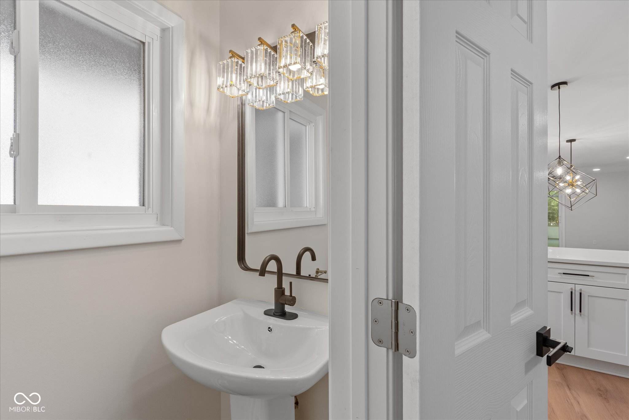 975 Burbank Road Indianapolis, IN 46219 - Photo 9 of 20