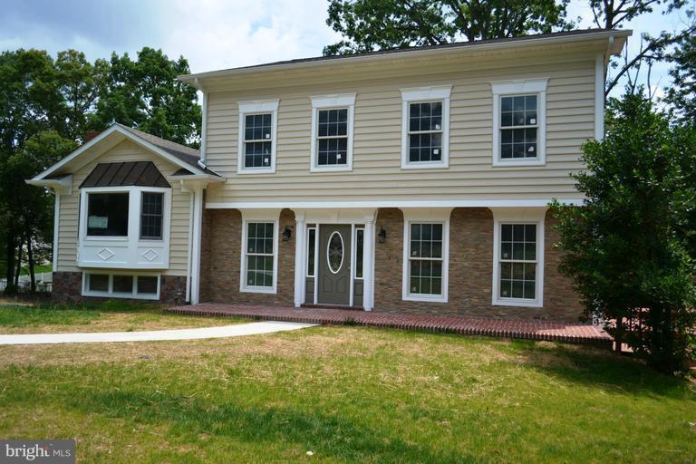 7301 Neuman Street Springfield, VA 22150 - Photo 1 of 27 Exterior (Front)