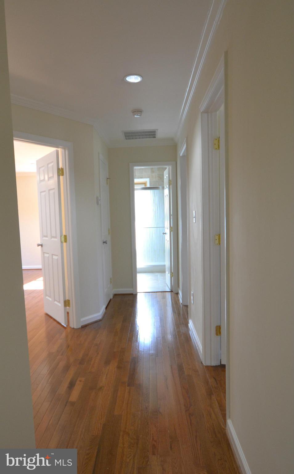 7301 Neuman Street Springfield, VA 22150 - Photo 12 of 27 Interior (General)
