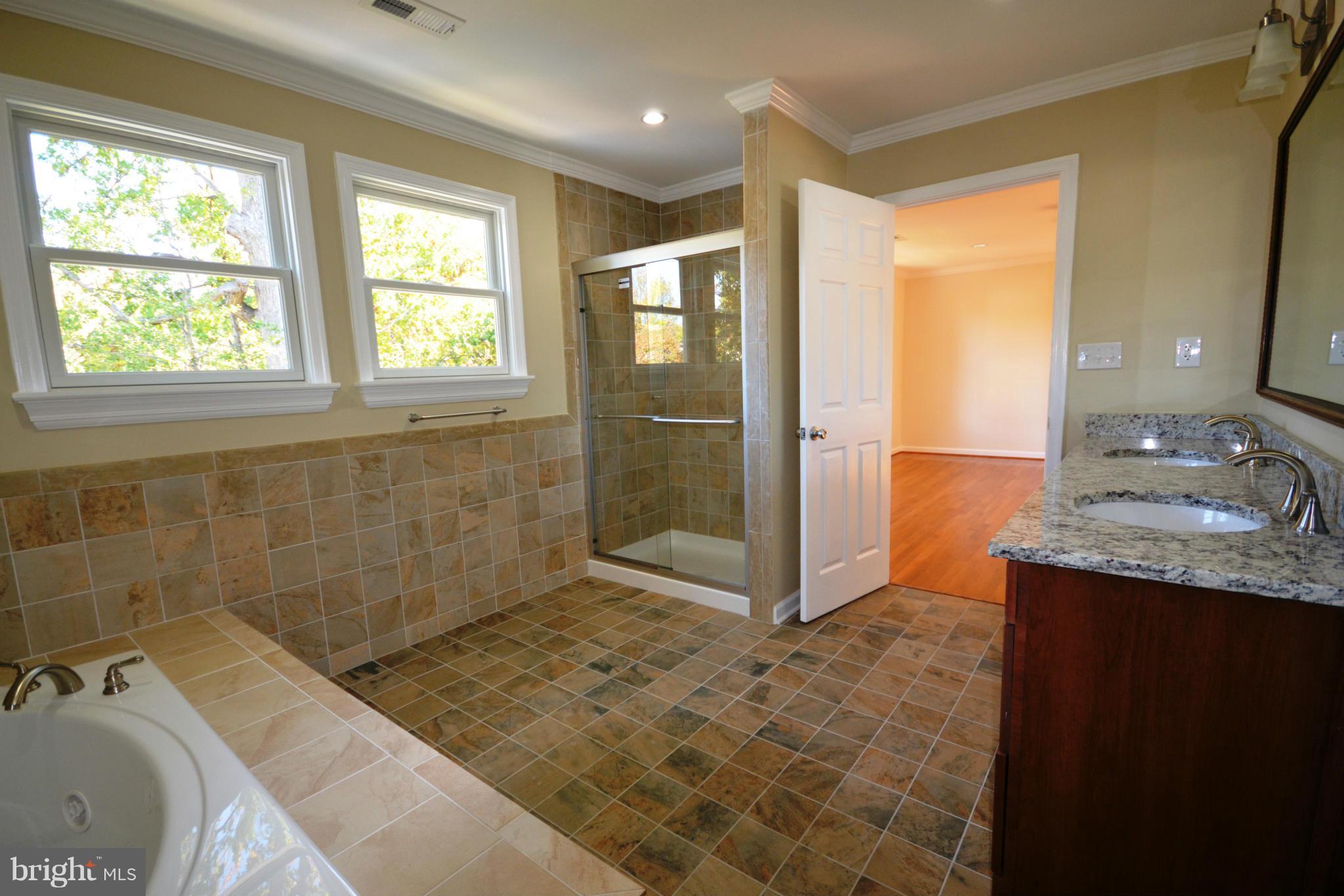 7301 Neuman Street Springfield, VA 22150 - Photo 17 of 27 Bath (Master)