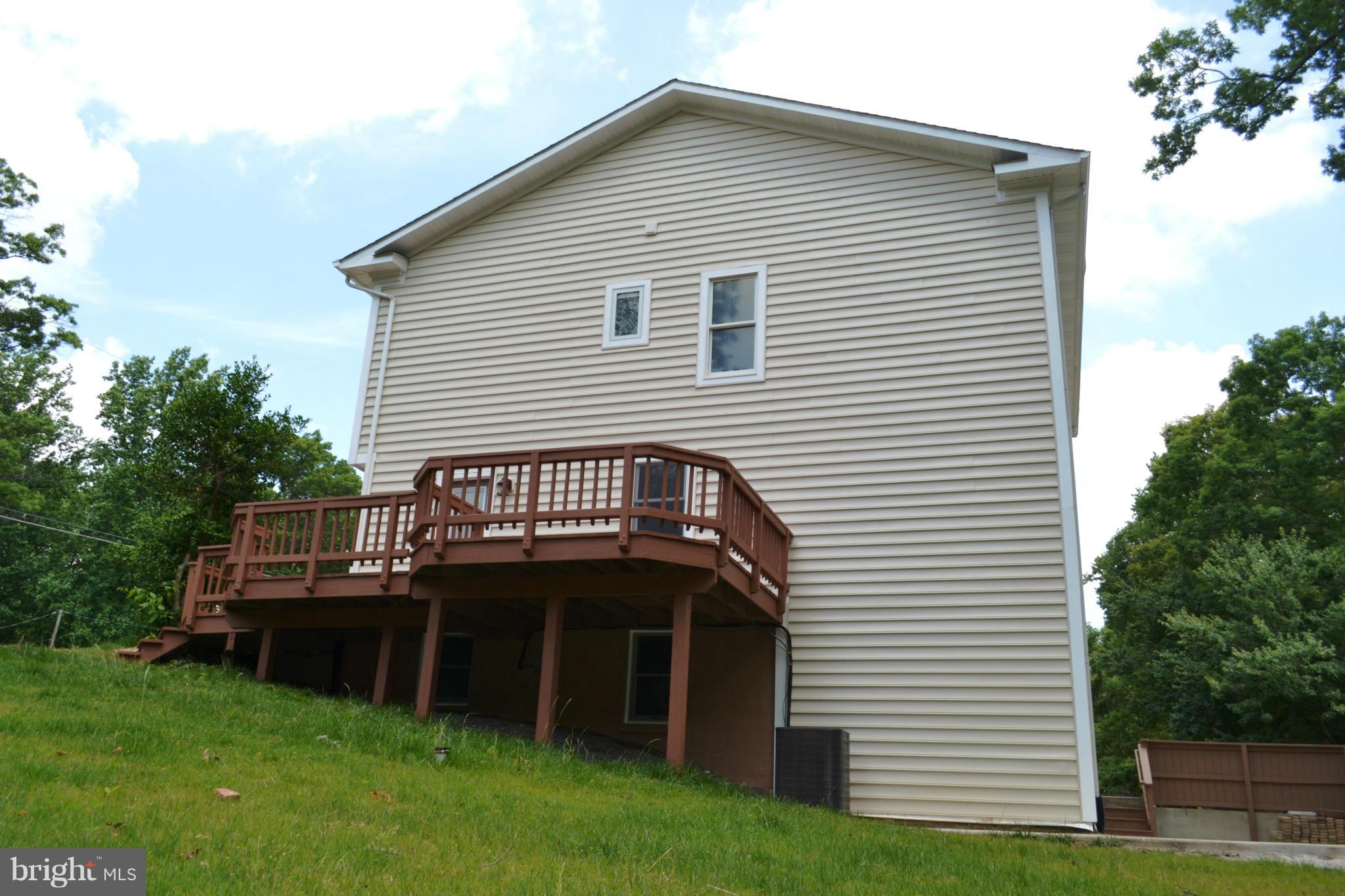 7301 Neuman Street Springfield, VA 22150 - Photo 3 of 27 Exterior (General)