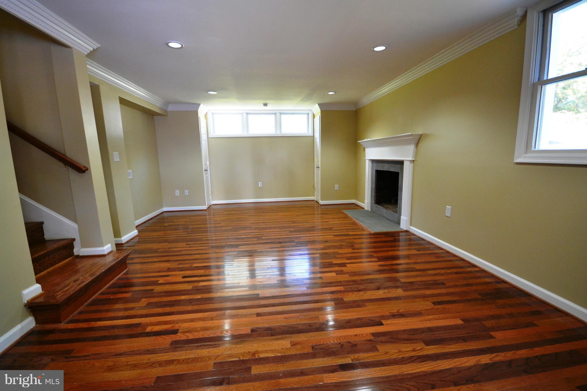 7301 Neuman Street Springfield, VA 22150 - Photo 21 of 27 Family Room