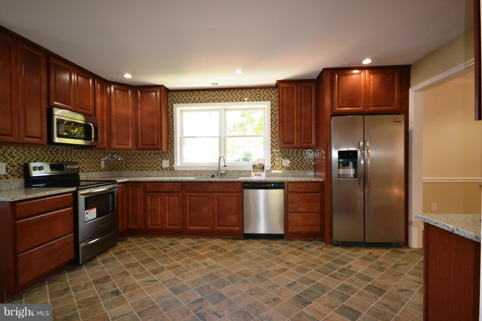 7301 Neuman Street Springfield, VA 22150 - Photo 6 of 27 Kitchen