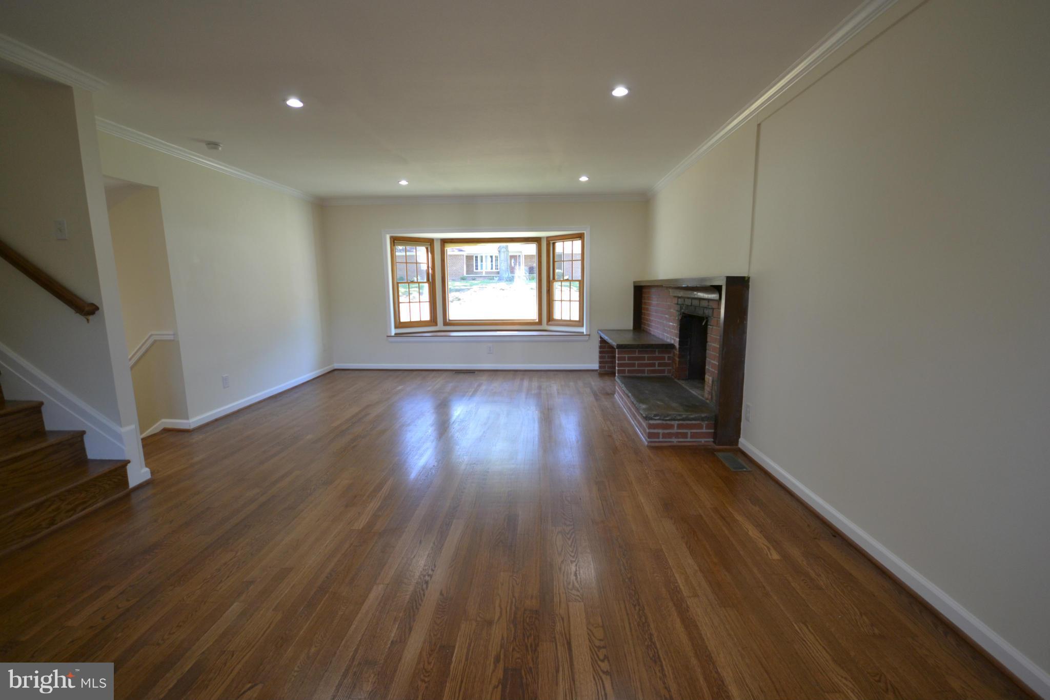 7301 Neuman Street Springfield, VA 22150 - Photo 10 of 27 Family Room